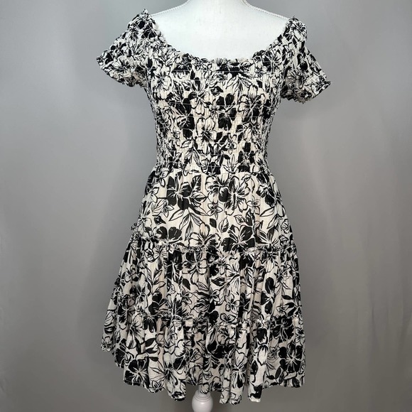 American Eagle Dresses & Skirts - American Eagle Black & Cream Casual Dress, Size M